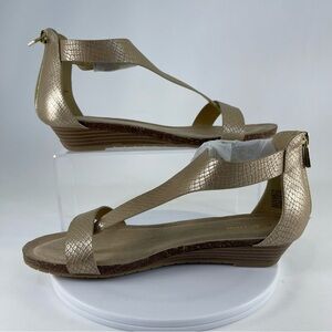 Kenneth Cole T-Strap Wedge Sandal | US Women's 9 | NEW